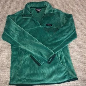 Women’s Patagonia fleece pullover